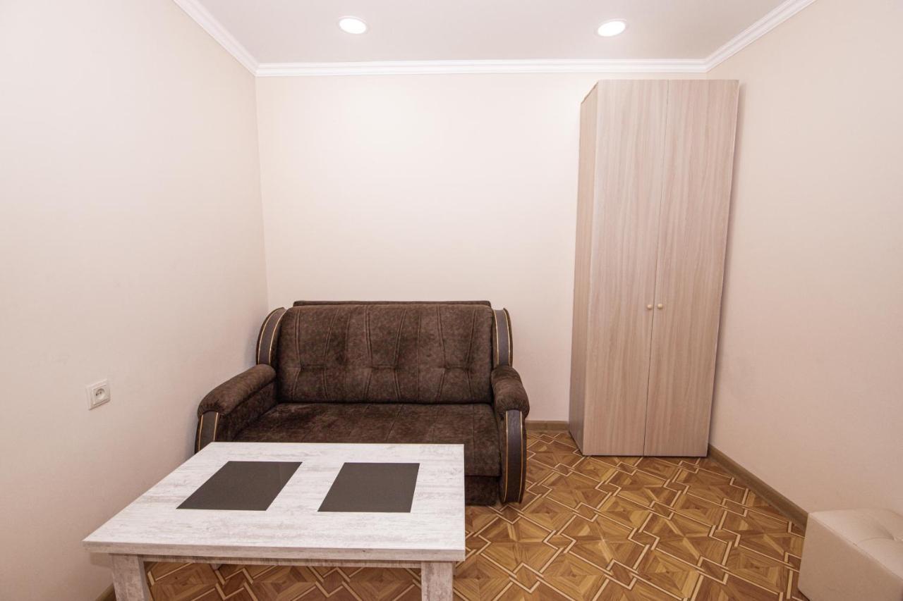 Орел Yerevan Luaran gambar