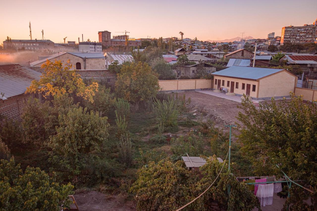 Орел Yerevan Luaran gambar